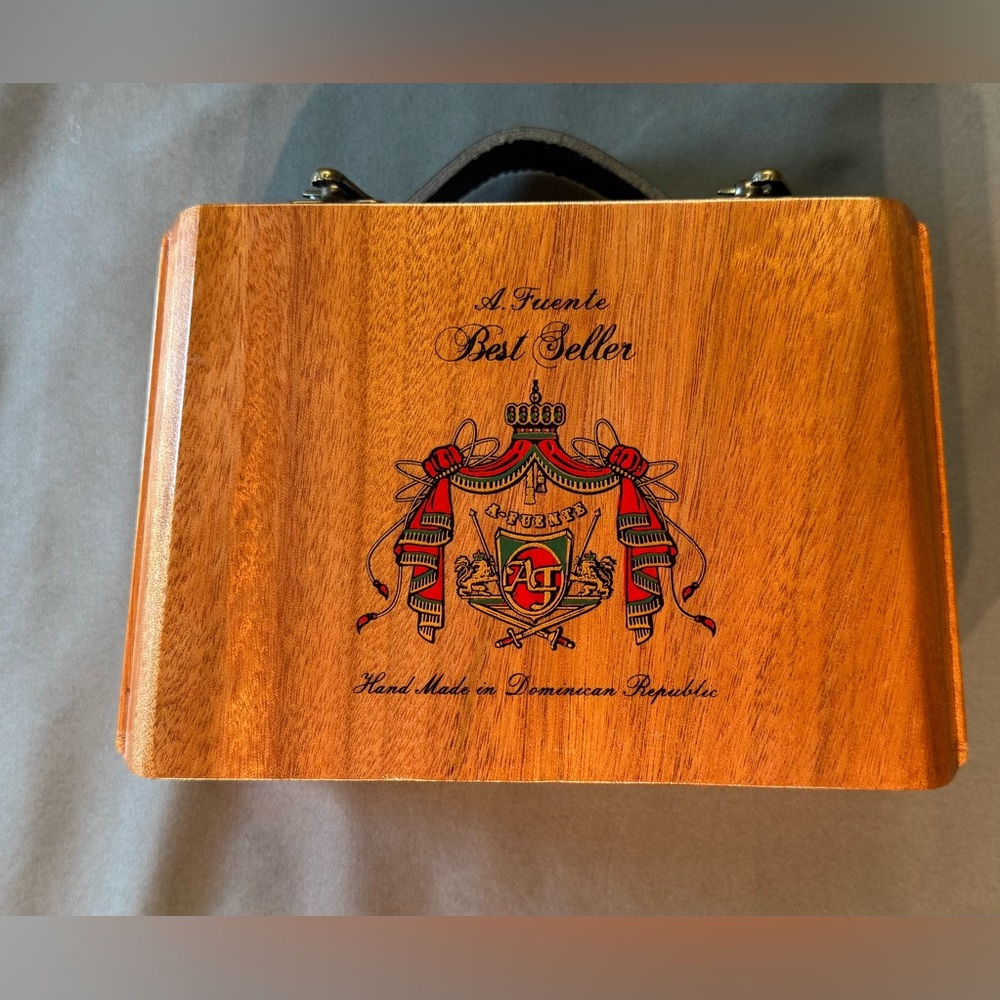 🔥 Handcrafted Arturo Fuente Cigar Box Purse – One-of-a-Kind 🔥